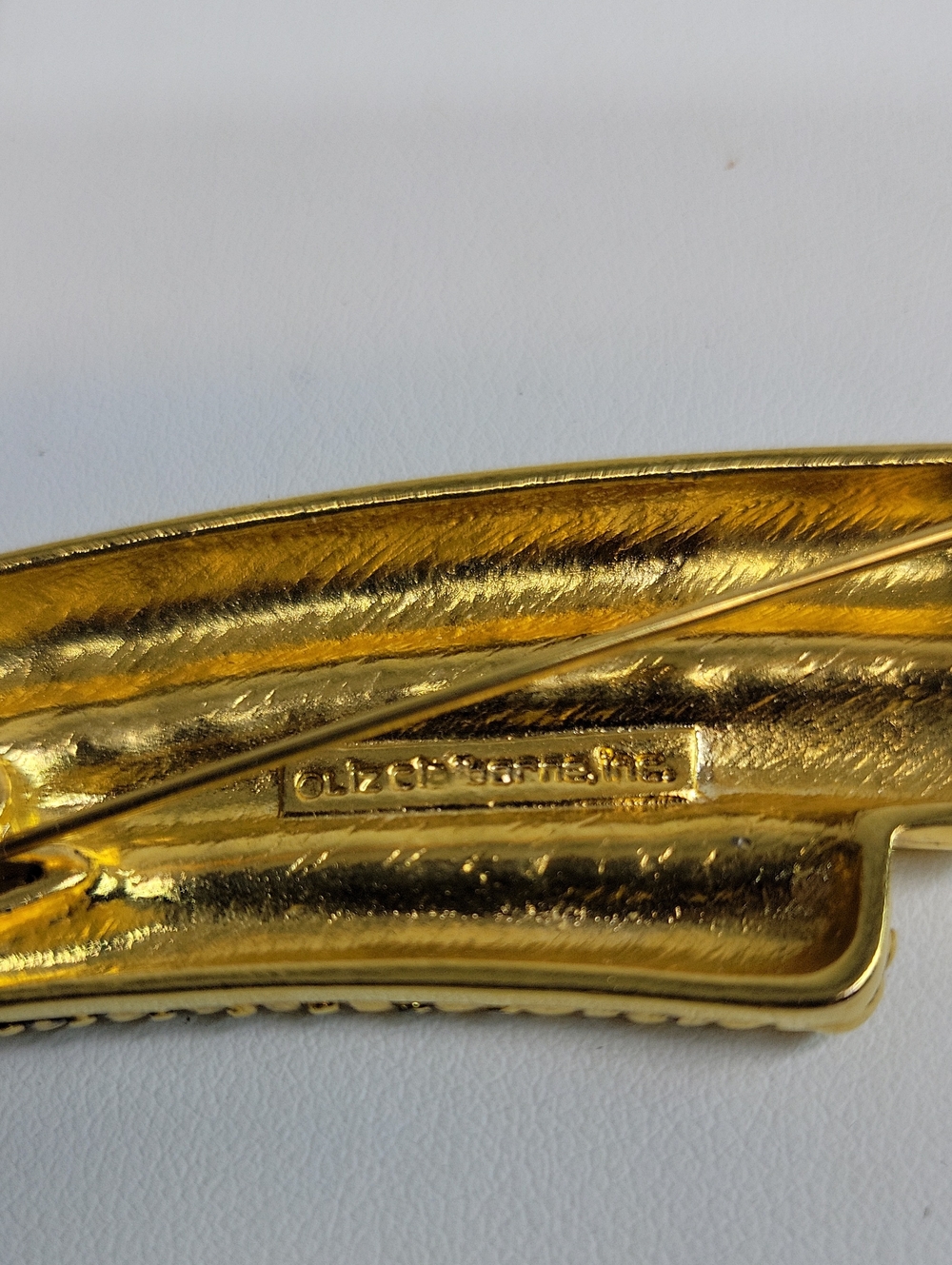 Signed Park Lane & Liz Calborne Brooches - Picture 5 of 5